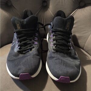 Nike Women's Black and Purple Athletic Shoes